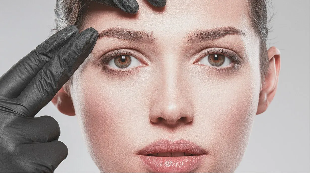 How does Botox work to lift the eyebrows?