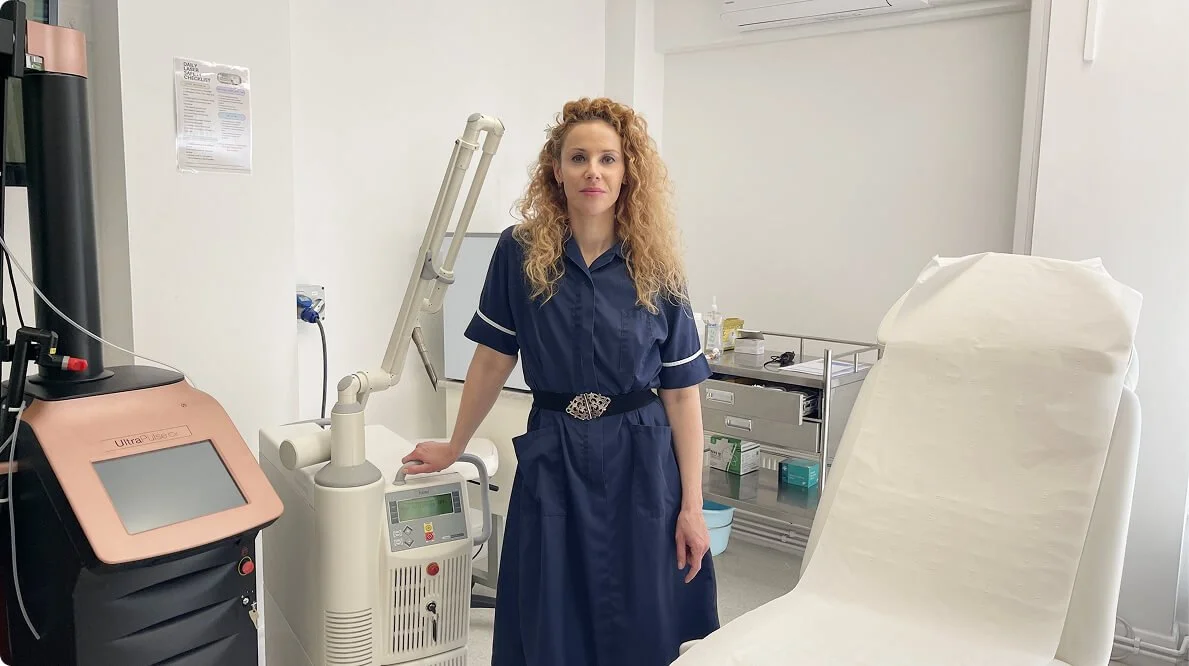 Red Face That Won’t Go Away? Causes, Rosacea Symptoms &amp; Treatment Options content post image